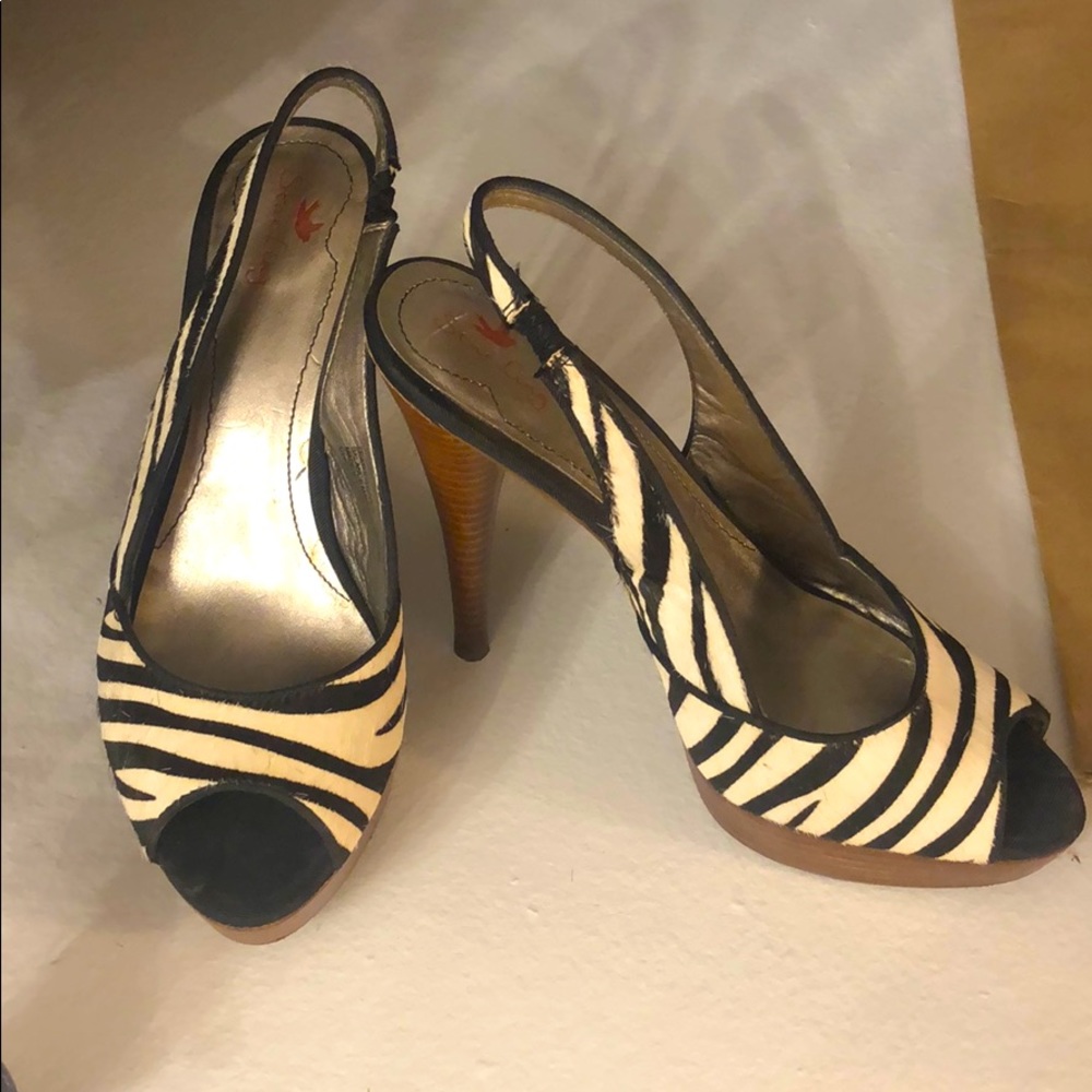 Zebra print peep toe heel